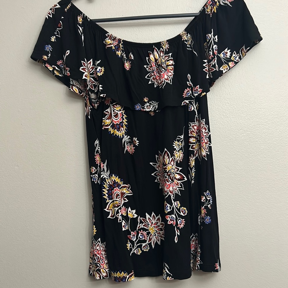 Black Floral Off-Shoulder blouse